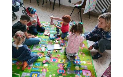 Immagine con bambini durante le attività
