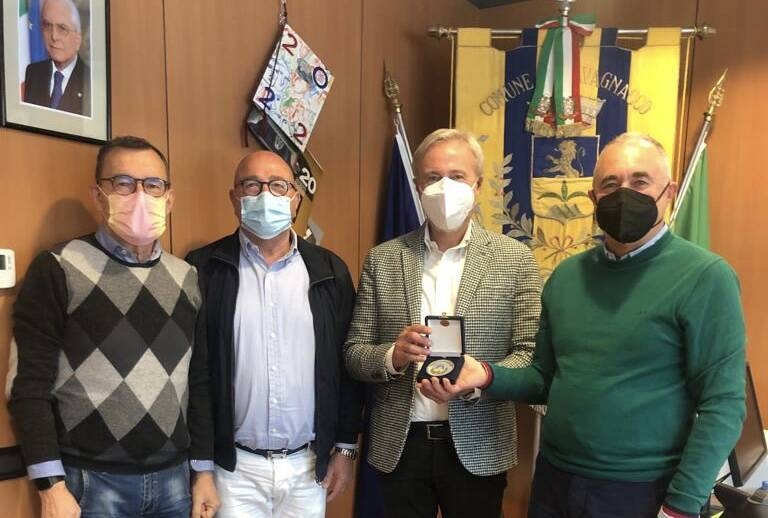 Immagine con il dottor Pividori