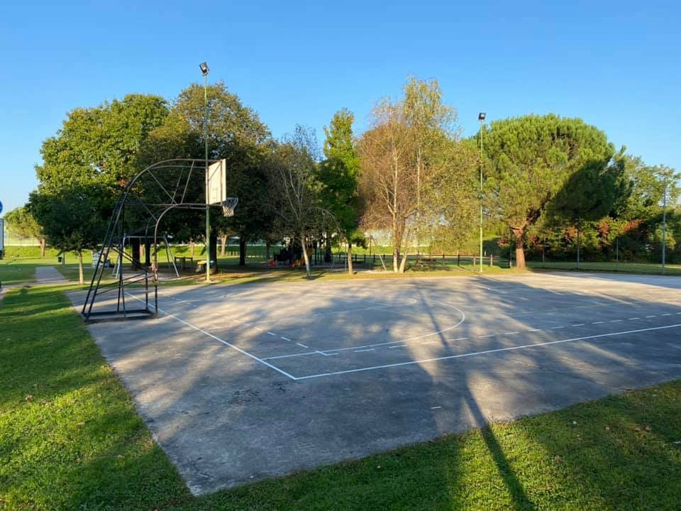 Immagine del campo da basket di Colugna
