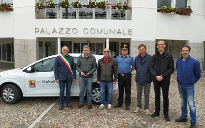 Auto della Munus con la rappresentanza politica, dell'associazione e le autorità