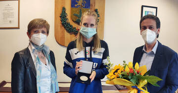 L’Amministrazione premia Lara Caravello, campionessa di pallavolo e cittadina di Tavagnacco