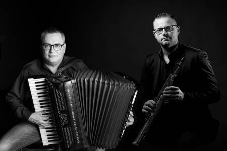 Alex Sebastianutto con saxofono e Sebastiano Zorza con fisarmonica