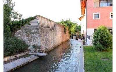 Immagine con mulino