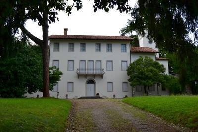 Immagine con villa