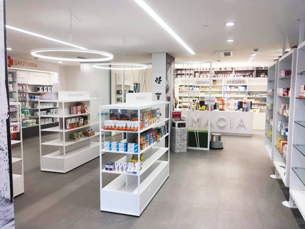Immagine con interno della nuova farmacia